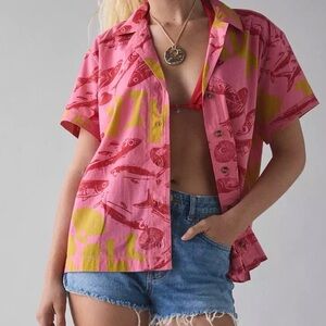 BDG by Urban Outfitters Asher Souvenir Pink Fish Short Sleeve Button Up XL